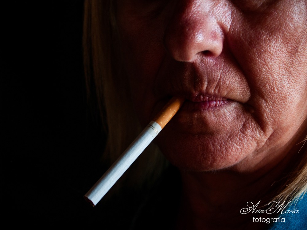 Пожилые курильщицы