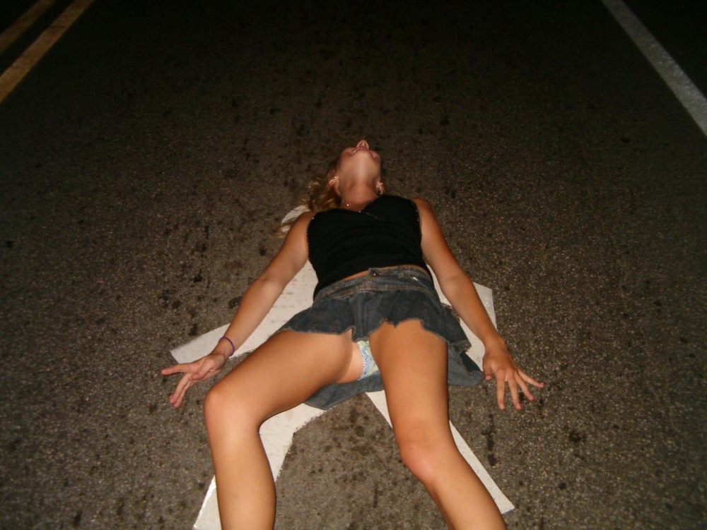 Фото под юбкой у пьяных эро