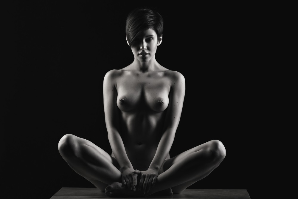 Красивые девушки ню в студии