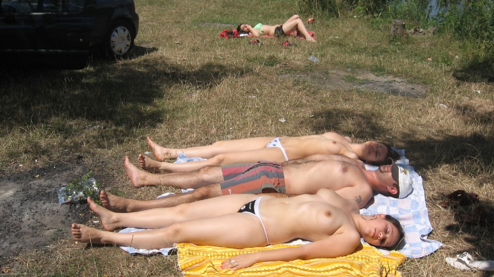 Русские нудистки на озере