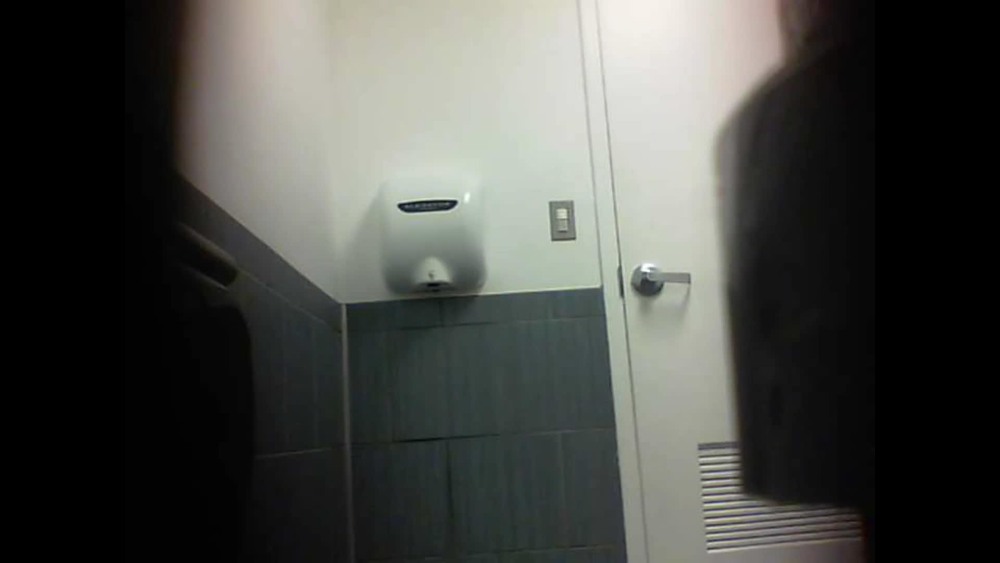 Матуре писсинг скрытая камера