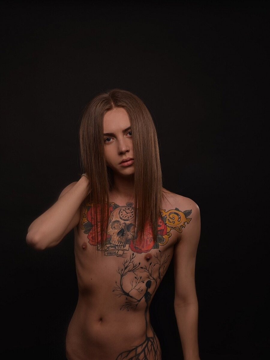Андрогин Андрей Пежич голый