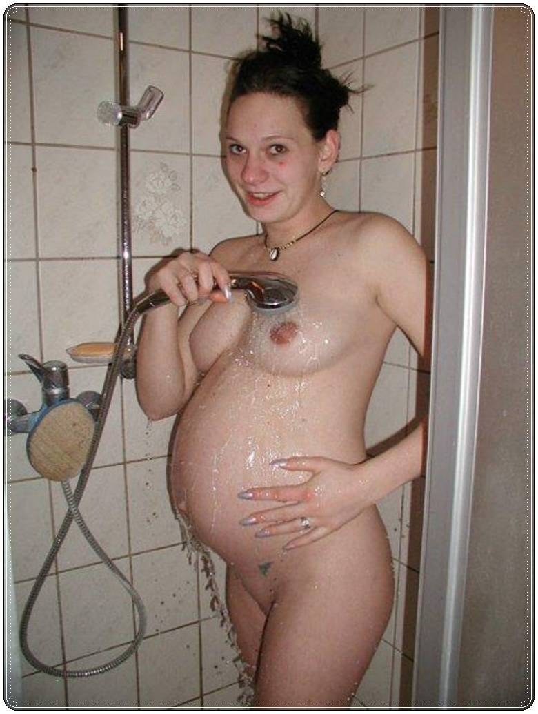 Pregnant Naked Pic