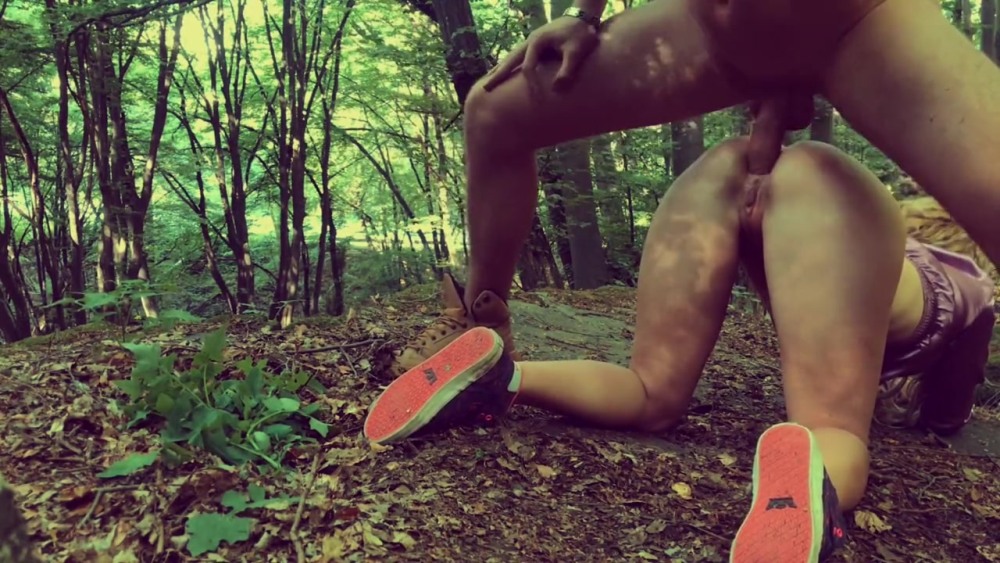 Любительский анал на природе