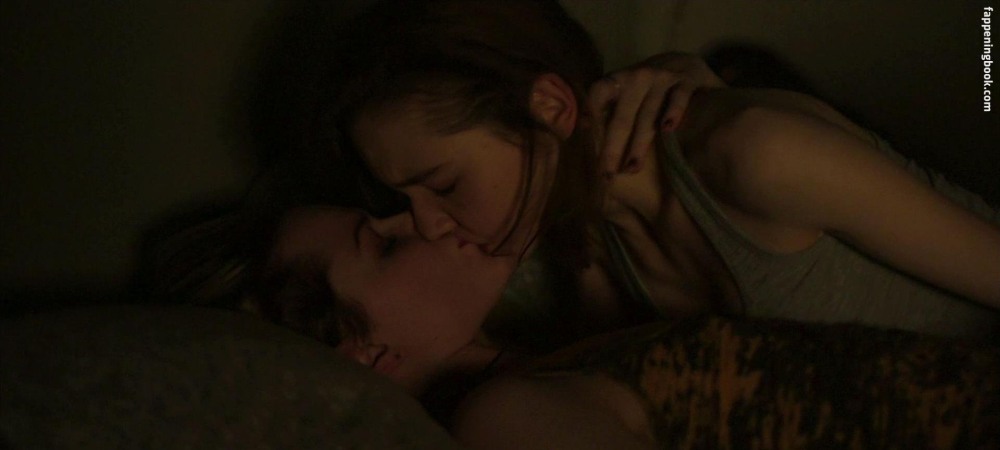 Джулия Сара Стоун ножки