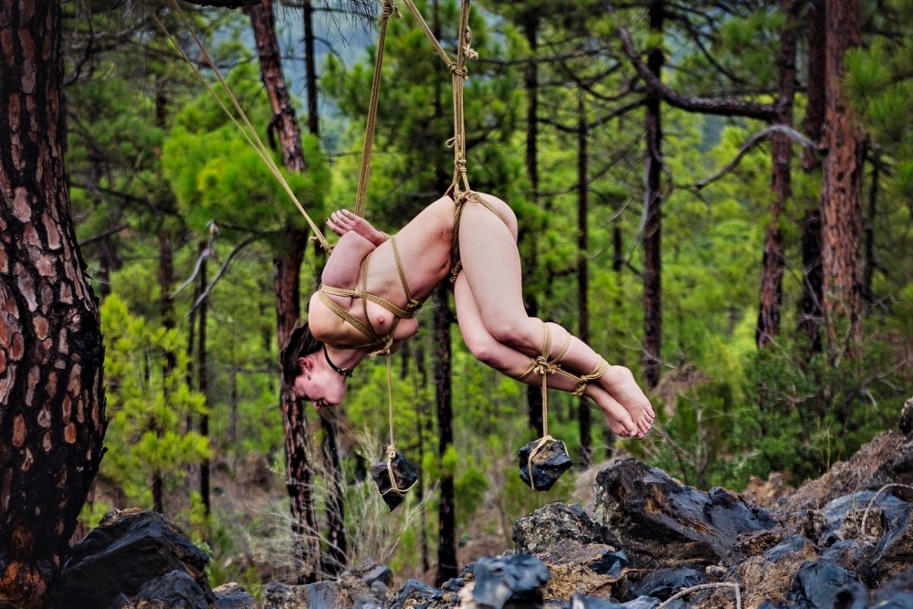 Девочки на бамбуке бдсм