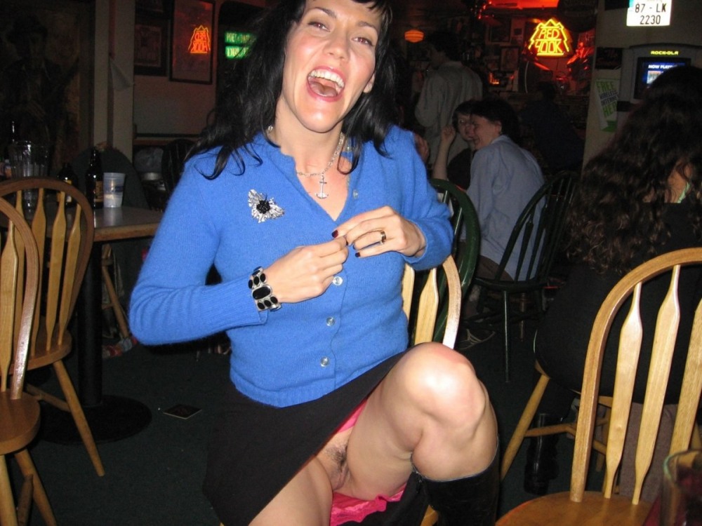 Без трусиков на корпоративе