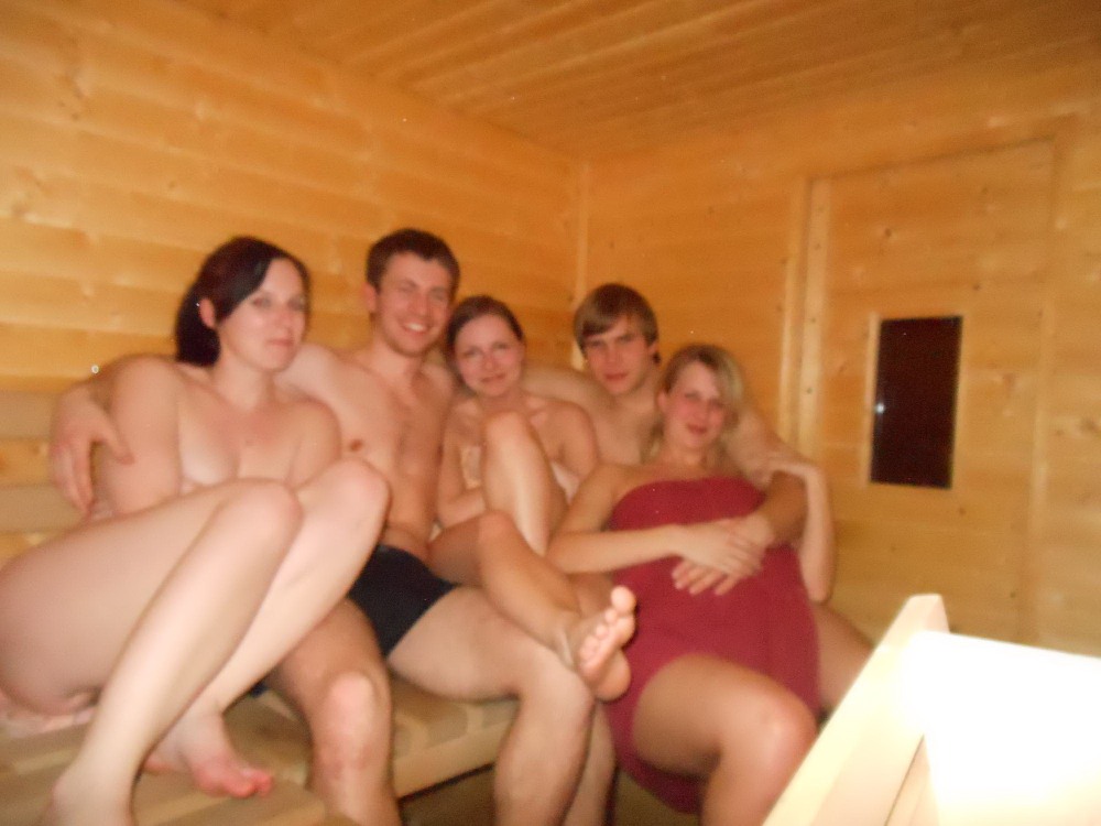 Вечеринка свингеров в бане