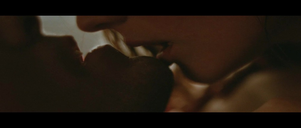 Страстный поцелуй с языком