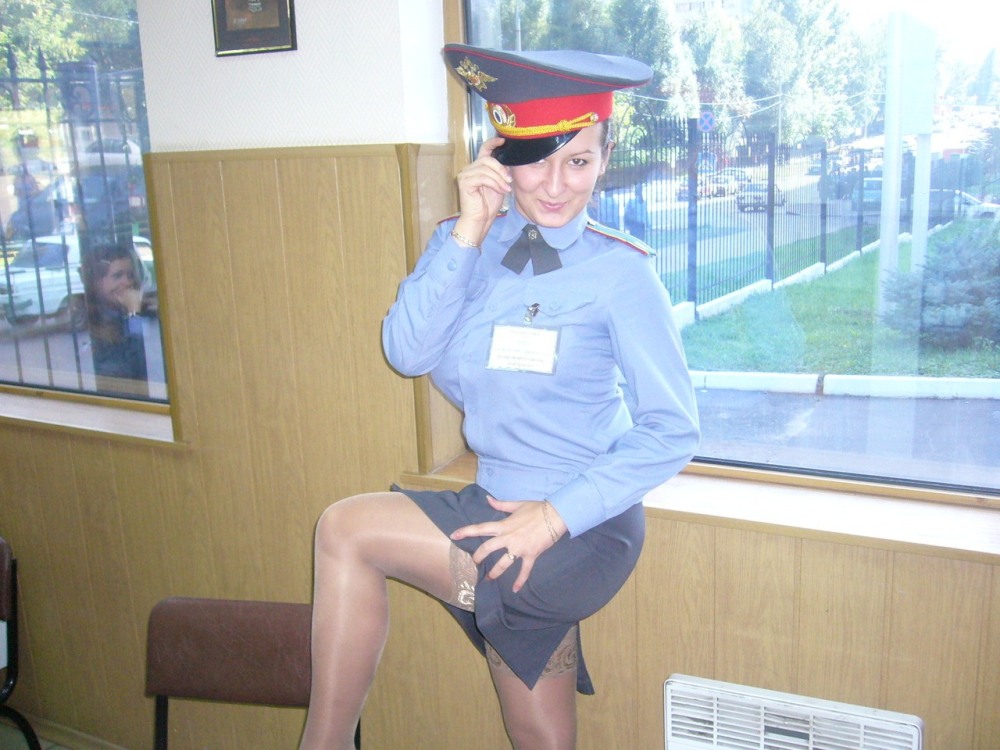 Девушки в форме милиции ню