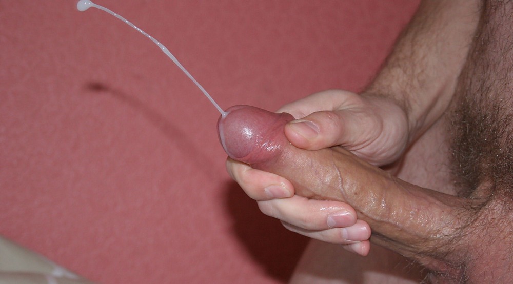 Член кончает крупным планом