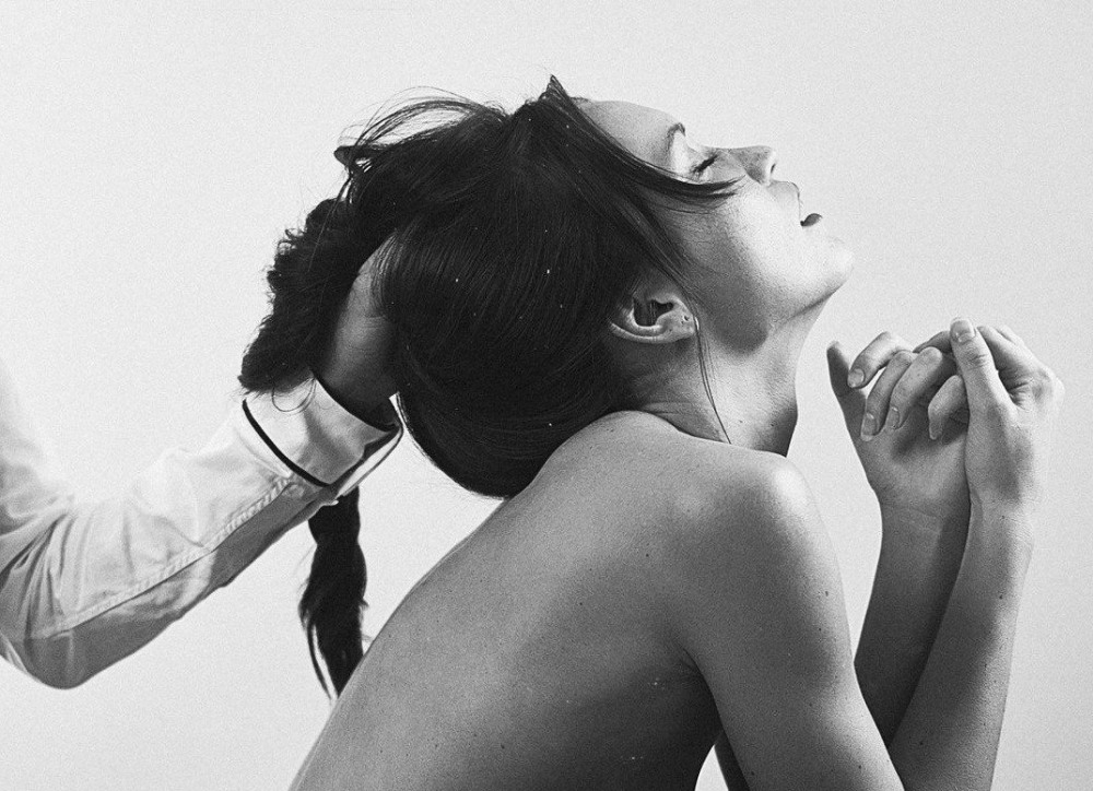 Страсть за волосы