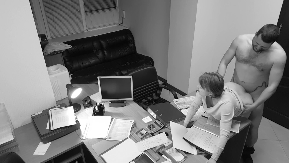 Секретарша скрытая камера